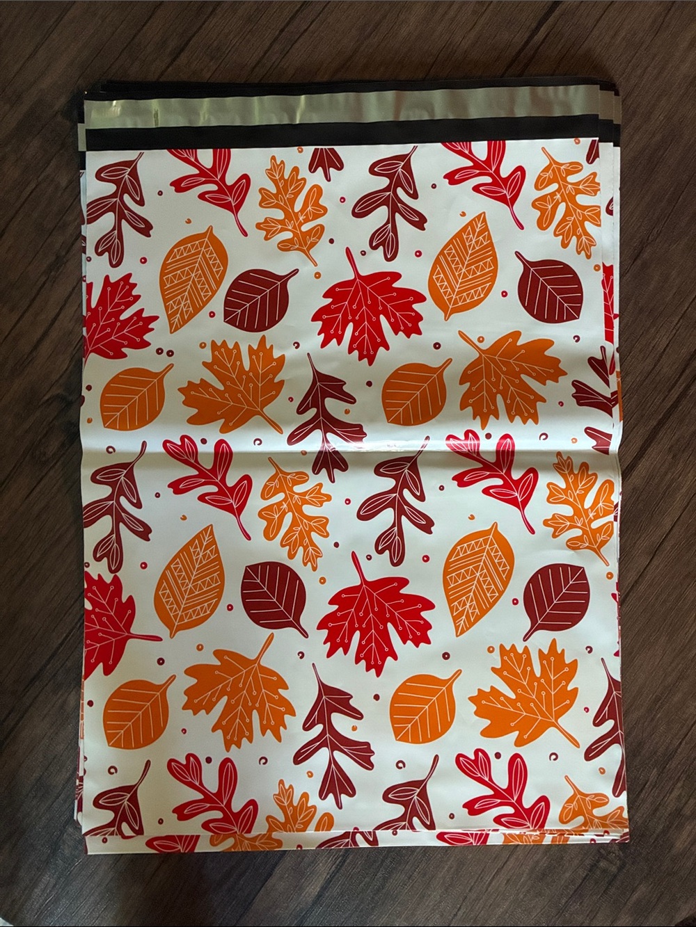 10 Count Fall Leaf Pattern Polymailers - Picture 3 of 4